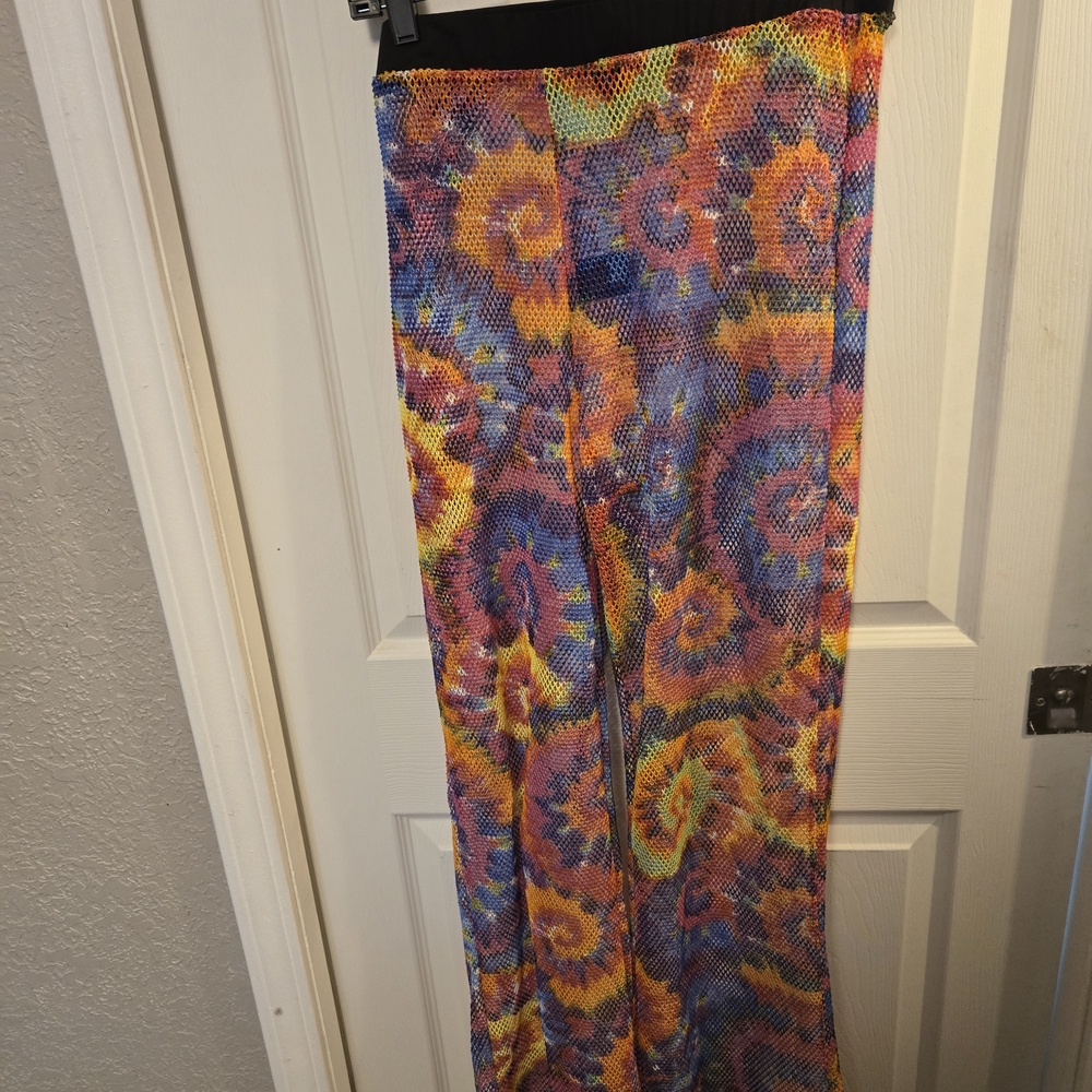 Rouge Helium Multicolor Mesh Cover-Up - Picture 5 of 7